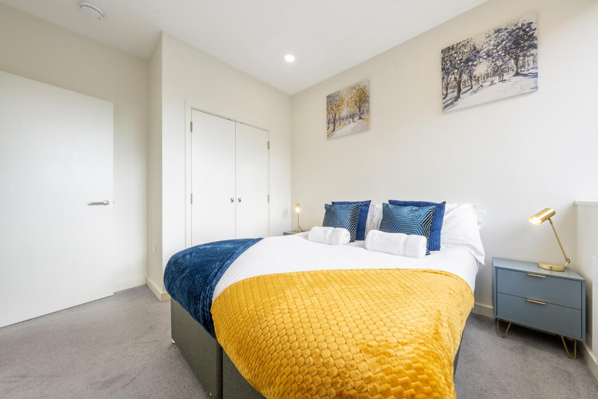 Luxury 1 Bedroom Serviced Apartment With Roof Terrace & Gym สตีเวนิจ ภายนอก รูปภาพ