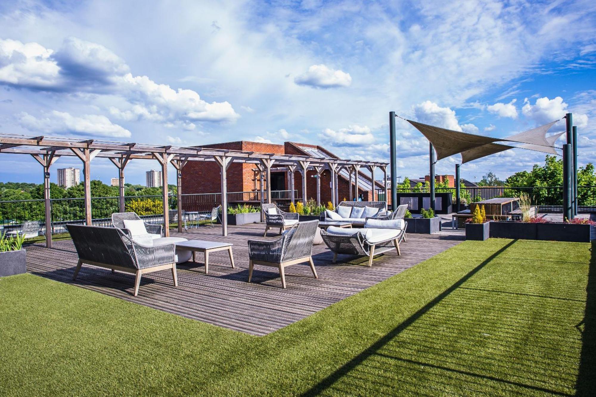 Luxury 1 Bedroom Serviced Apartment With Roof Terrace & Gym สตีเวนิจ ภายนอก รูปภาพ
